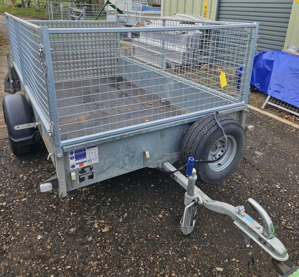 IFW P8 Trailer with Cage Sides