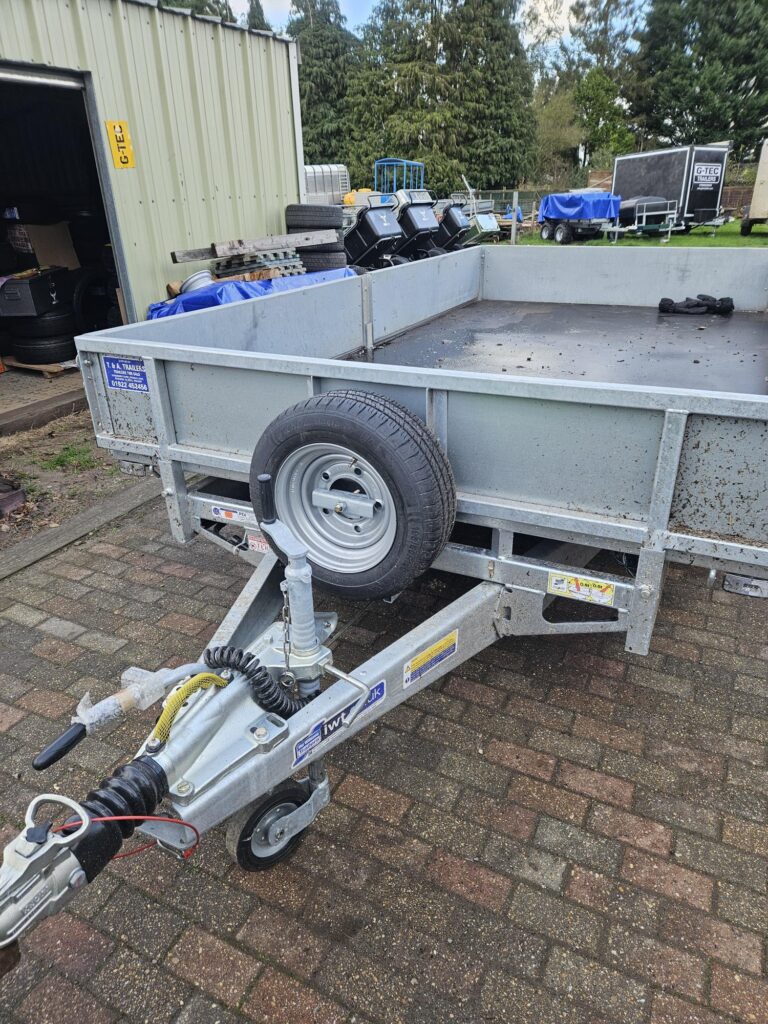 IFW LM126 Flatbed Trailer